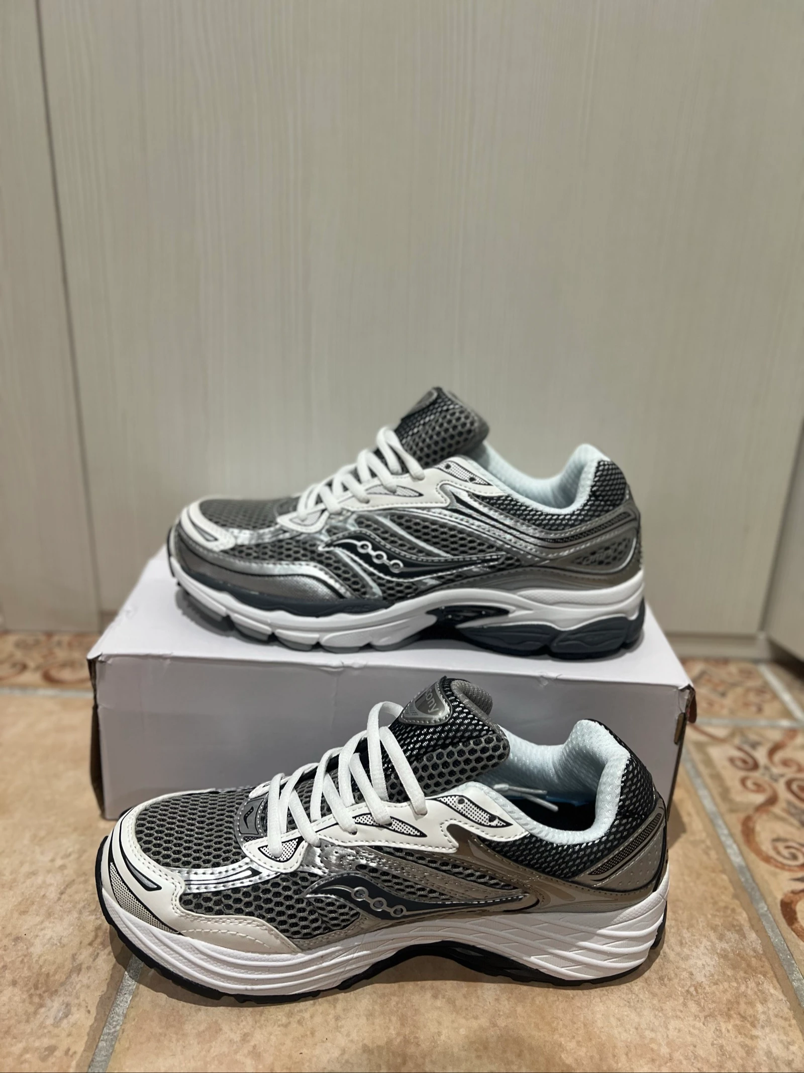 Saucony ProGrid Omni 9 – photo 4